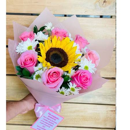 pink roses-and-sunflower-bouquet